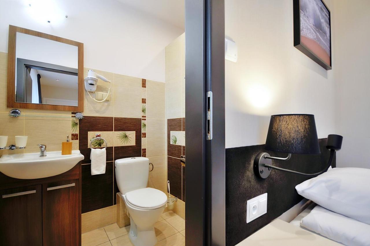 Relax Aparthotel Kolobrzeg Bagian luar foto